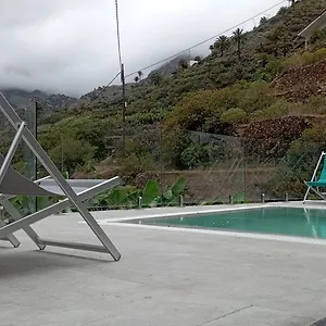 https://villa-casa-del-arbol-de-bibiana-2.in-canary-islands.com